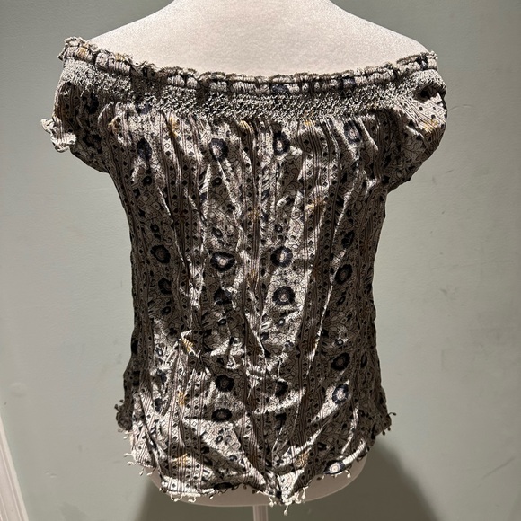 Off the shoulder patterned top - Picture 4 of 4